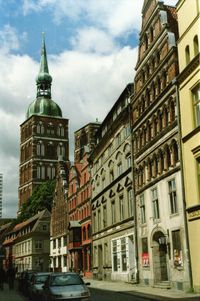 Gotische Häuser mit Nicolaikirche