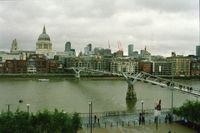 Tate Modern, Blick auf Themse, Millenium Bridge, St. Paul´s