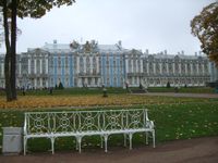 Katharinenpalast mit Gartenbank